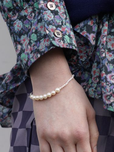 The Mixed Pearl Bracelet - MONDAY EDITION - Modalova