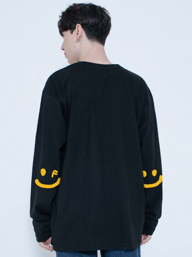 Elbow Drawing Smile Long Sleeve Shirt 2Colors - GRAVER - Modalova