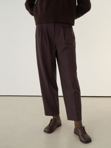 Two Tuck Pants (Wine) - NONNIERE - Modalova