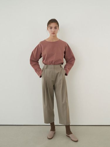 Wool Blended Carrot Pants (Sepia) - NONNIERE - Modalova