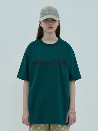 Scratch Logo T-Shirt Green - UNALLOYED - Modalova