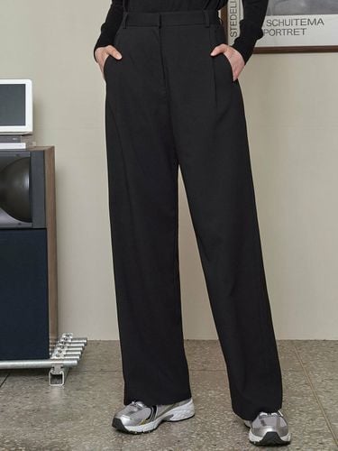 SI PT 7022 One Tuck Side Banding Slacks_Black - Siyazu - Modalova