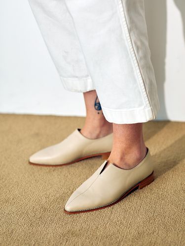 BLP21210 V Loafer / Cream - Byeuuns - Modalova