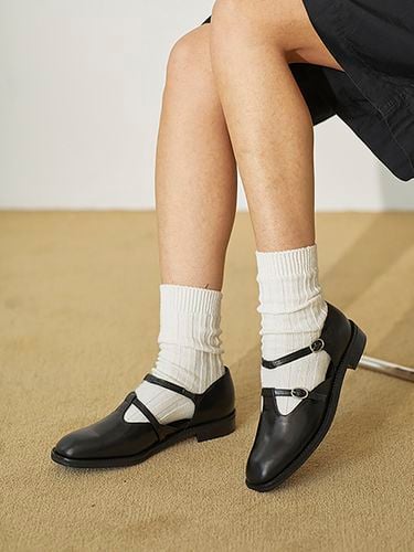 BLP21208 T Mary Jane Loafer / Black - Byeuuns - Modalova