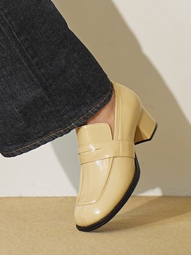 BLP21201 Noa Loafer Pumps / Butter - Byeuuns - Modalova