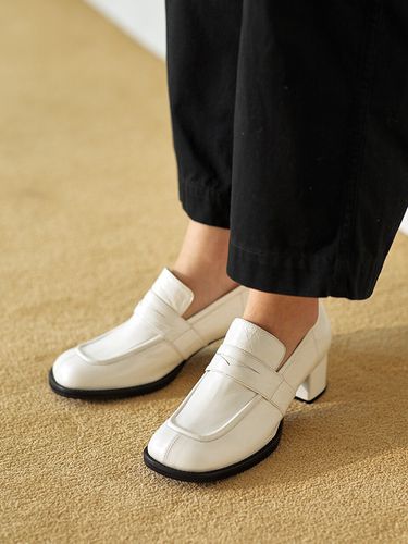 BLP21201 Noa Loafer Pumps / White - Byeuuns - Modalova