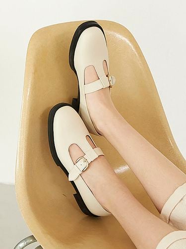 Gold Buckle Loafer_White - NONETHELESS - Modalova