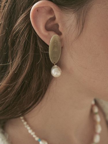 Khaki Pearl Earring - Sophiamor - Modalova