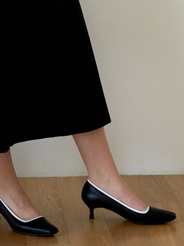 Anne Line Pumps - Black - MARYRINGO - Modalova