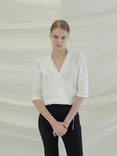 Frill Wrap Blouse - SOFT SEOUL - Modalova