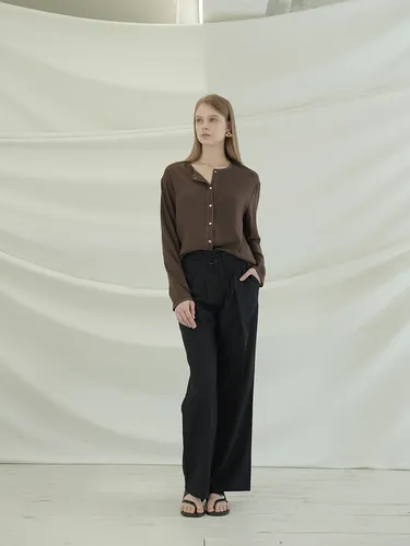 Snap Stitch Blouse (Brown) - SOFT SEOUL - Modalova