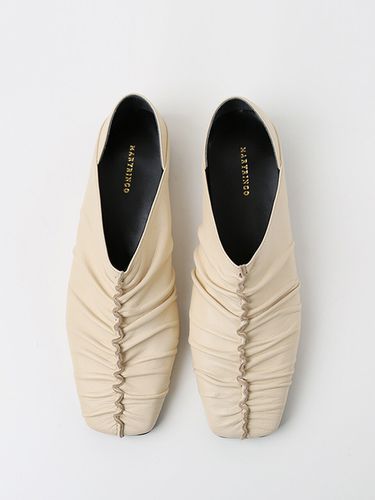 Jennet Shirring Flats - Cream - MARYRINGO - Modalova