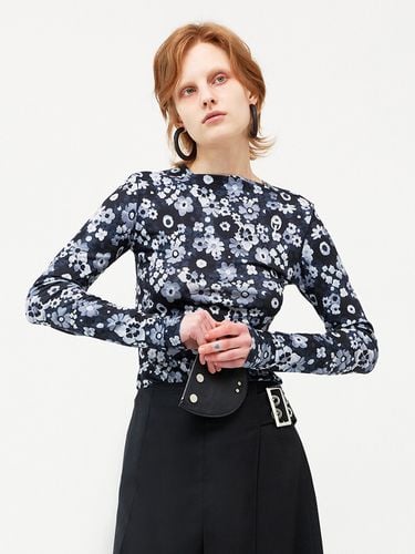 Flower Print Boat Neck Top_Black - YUNSE - Modalova