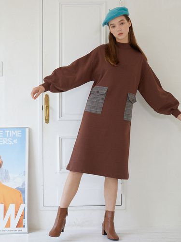 Check Pocket Sweat Dress_Brown - molto - Modalova