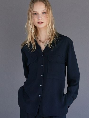 Pocket Loose Blouse_Deep Navy - ouie - Modalova