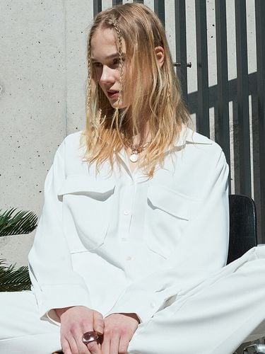 Pocket Loose Blouse_Off White - ouie - Modalova