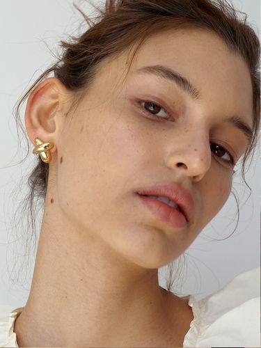 DAYZ Large Plumpy Cross Earrings - MZUU - Modalova