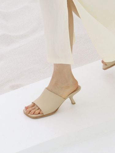 USOF Sandal_Beige - MOL:pin - Modalova