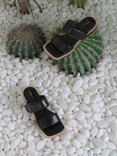 LILA Sandal_Black - MOL:pin - Modalova