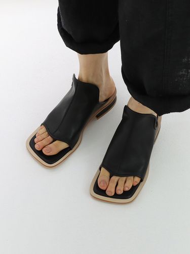 Cover Sandal_Black - MOL:pin - Modalova