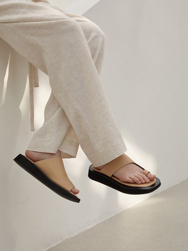 Cut Out Slides_Tan - CHIELEI - Modalova