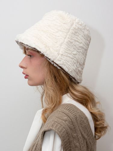 Pure fur bucket hat - poesiedame - Modalova