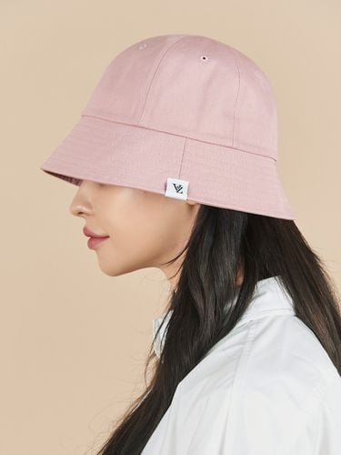 Monogram label Round Bucket Hat _Pink - VARZAR - Modalova