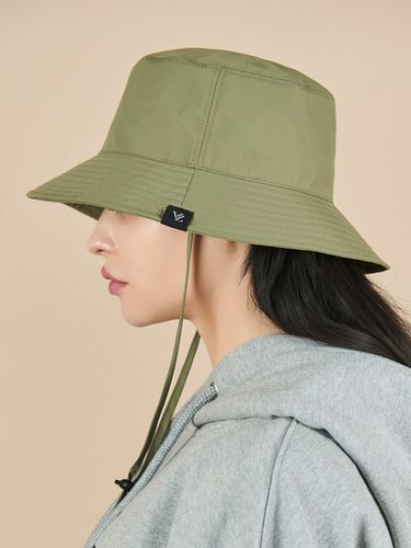 Waterproof String Bucket Hat_Khaki - VARZAR - Modalova