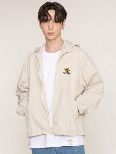 Dot Board Embroidered Windbreaker_Light Beige - GRAVER - Modalova