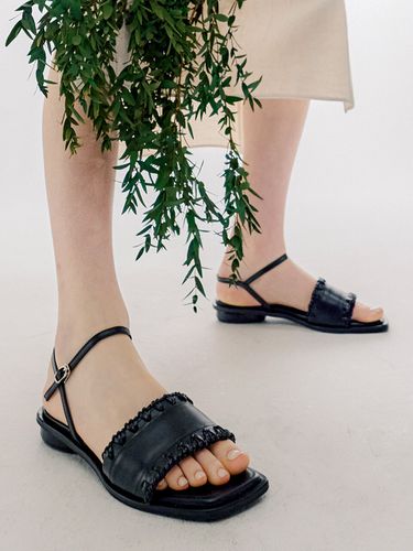 Reese Flat Sandal - HYOON - Modalova