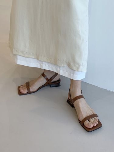 Strap Flat Sandal_Camel - IN THE STAR - Modalova