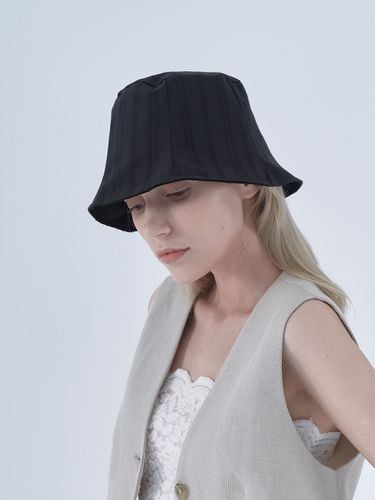 Double Bucket Hat_Black - MAD FACTORY - Modalova