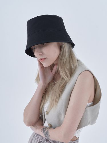 Lamp Bucket Hat_Black - MAD FACTORY - Modalova