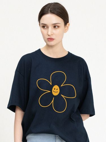 Big Flower Line Drawing Smile T-Shirt _Navy - GRAVER - Modalova