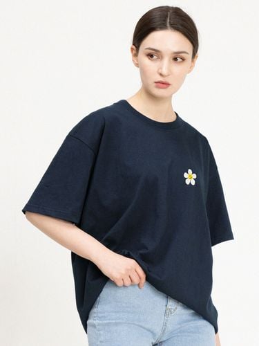 Flower Dote Embroidery T-Shirt _Navy - GRAVER - Modalova