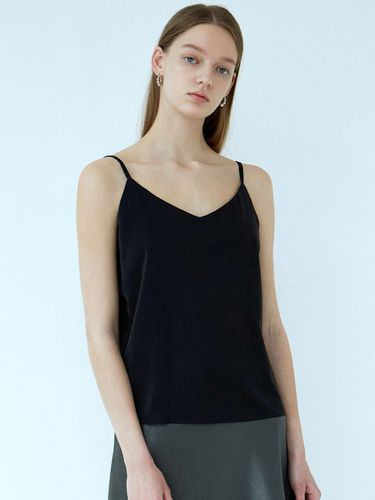 Matte Satin Sleeveless_Black - NICK&NICOLE - Modalova