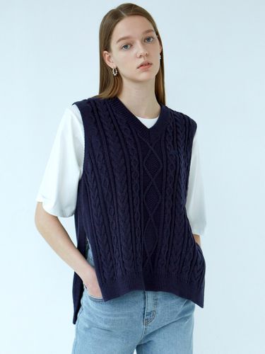 Slit Knit Vest (Navy) - NICK&NICOLE - Modalova