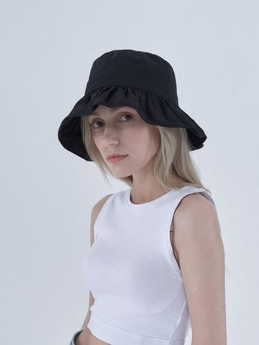 Pleats Hat_Black - MAD FACTORY - Modalova