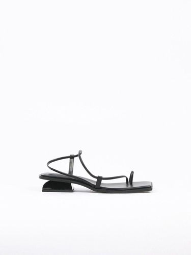 Aida Sandals Leather Black - blanc sur blanc - Modalova