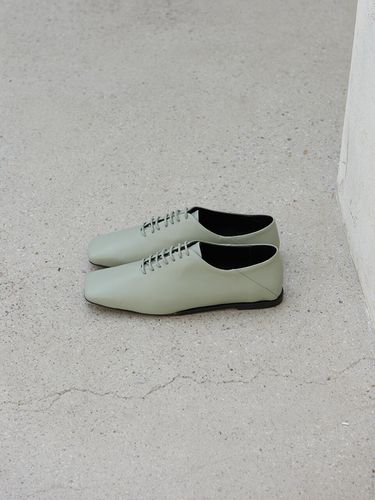 Terri Derbies Leather Mint Grey - blanc sur blanc - Modalova