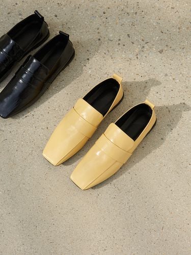 Louis Loafers Leather Butter Yellow - blanc sur blanc - Modalova