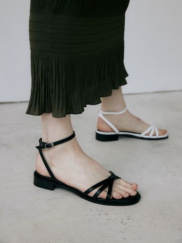 Wave Strap Sandals - karen white - Modalova