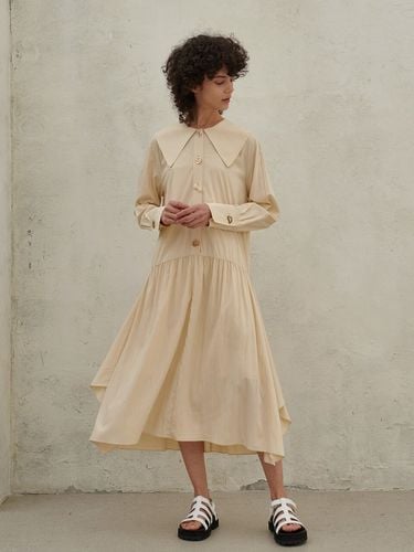 CAPE COLLAR FLARE DRESS_CREAM BEIGE - MITTE - Modalova