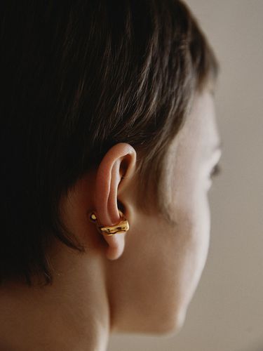 Pebble Earcuff Gold - MARSBOM - Modalova