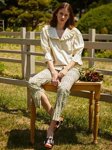 Pearl Ruffled Blouse_Paleyellow - LETQSTUDIO - Modalova