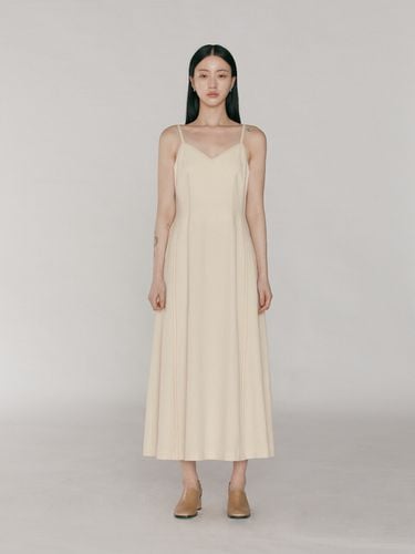 Contrast Stitch Cut-Out Dress_Light Beige - LEUNI - Modalova