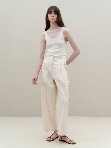 Cotton Stitch Pintuck Pants (Cream) - LE - Modalova