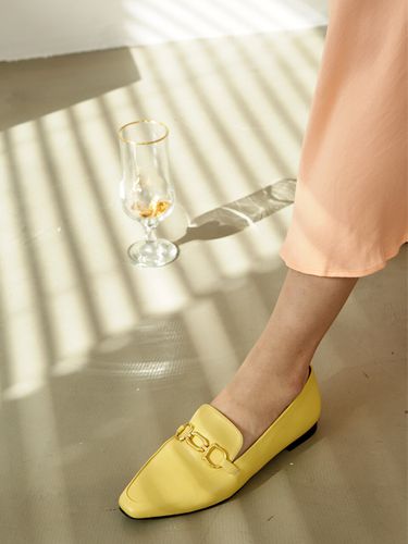 MD1079 Chain Detail Loafer Yellow - Meiel Dew - Modalova