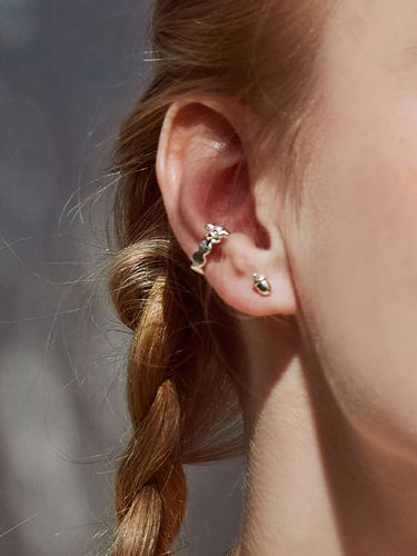 Petite Foret Petal Earcuff - Iris - Modalova