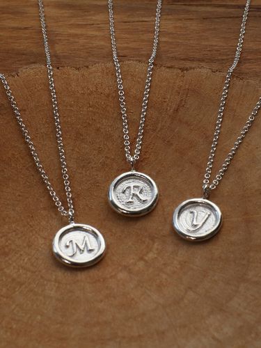 The Initials Small Sealing Initials Necklace_Silver - Iris - Modalova